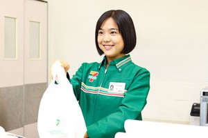 小倉駅から近いセブンイレブン◎徒歩1分！未経験の方でも大歓迎です！優しく丁寧に教えます！