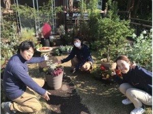 白金台どんぐり児童遊園の手入れ☆*゜
未経験スタートの方がほとんどです！
知識がなくても仕事の中で学べます♪