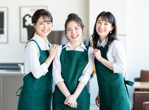 キレイで落ち着いた雰囲気のカフェ◎
スタッフ同士の仲も良く、風通しの良い職場です★
《20名のスタッフ活躍中！》