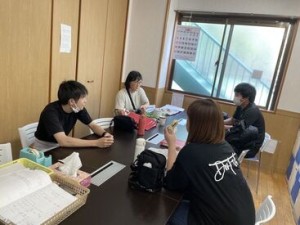 スタッフ1名の担当利用者様は3名前後。
業務負担も少ないので定着率も比較的いいです♪
50〜60代のスタッフも多く在籍中！