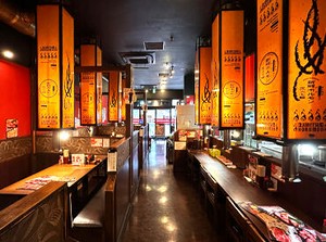 現在活躍中のスタッフは…
≪社員3名・学生20名・フリーター3名≫
社員・アルバイト関係なく、みんなと～っても仲良しです◎