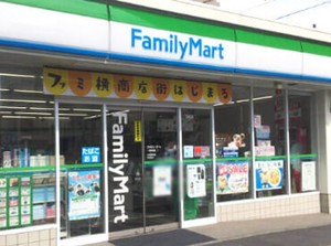 ＼経験がなくてもOK／
コンビニの基本接客から運営など…
「お店づくりの楽しさ」まで教えます♪
※一宮栄店の写真です