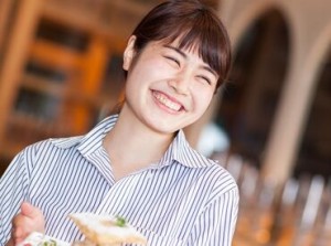 Newスタッフ大募集！！
シェフ手作りの美味しいまかない付き！
新作メニューをイチ早く試せたり、お腹も大満足♪