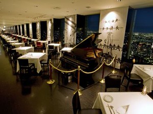 バイトデビューも歓迎！たくさんのStaffがフォローし合って働いているので、未経験でも安心です♪