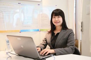 ≪応募後の流れ≫届いたメール内のURLから希望シフトなどを入力⇒選考開始♪登録は3分程度で終了◎
※画像はお仕事イメージ
