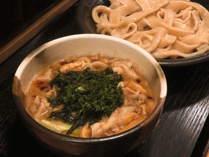 未経験の方も大歓迎です！
丁寧な研修＆先輩がイチからしっかりとサポートします☆
まずはお店に来てみませんか♪