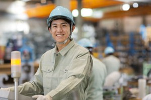 人工大理石でキッチンカウンターを製造している工場でお仕事♪
未経験歓迎！工場デビューしませんか？
※画像はイメージ