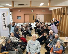 ＼未経験・無資格大歓迎／
ベテランのスタッフさんが
優しく丁寧に教えてくれます！
初めての方でもご安心ください◎