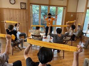 ～ソレイユの様子～
1日2,5h～応相談なのでプライベート充実♪
ウッド調の温かみのある空間で
みんな仲良く働いています◎