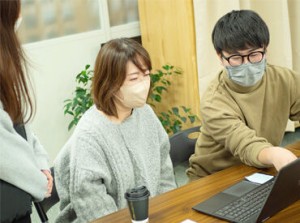 家庭の都合に合わせて働けるので、子育て中の方も活躍中！
困ったことがあればすぐに相談できる環境です。