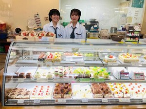 オシャレな制服はスタッフにも好評♪
わからないことは聞きやすく、困ったときには助けてもらえるから安心★