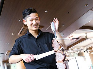 まるでブラジル！？テーマパーク感満載！
NYテイストの内装で非日常な大人の空間♪
国際色豊かなお店で働いてみませんか？