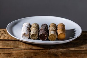 ＝＊カヌレ専門店＊＝
季節限定のお菓子が楽しめることも魅力の一つ＋゜社割20％OFFのアツい待遇あり!!