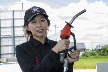 トラック給油も丁寧な研修があるから安心です！
フォロー体制もバッチリ◎
分からないことは何でも聞いてください♪