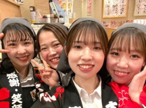 一緒に働くStaffはまるでファミリー！
"人"を大事にしているお店です♪
⇒だから、そこにいる誰もが笑顔になる☆*