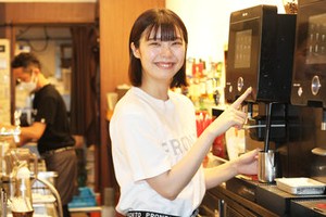 ＼ 未経験大歓迎 ／
初バイト、そんな方もぜひ♪
学生さん・主婦さん・フリーターさん
皆さん新ブランドを楽しみながら活躍中!!