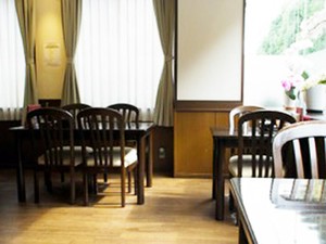 文化的なエリアで知られる＜岡崎＞のお店♪
昔からのリピーターさんや、観光客も訪れる人気店★
ノスタルジックな雰囲気も魅力！