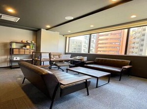 スタッフ同士の仲もよく、楽しく働けます♪
お気軽にご応募ください♪