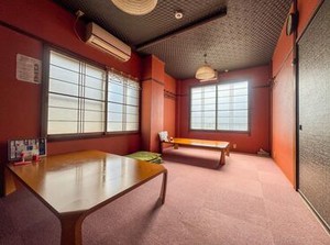 ＼初バイトはここできまり！／
みんなワイワイ楽しく
働いてくれています★
丁寧に教えるので、
未経験でも安心してください♪