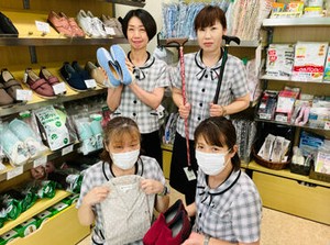 主婦さん活躍中☆
助け合いながら、無理なく働ける職場です♪