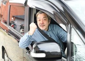 未経験の20～50代活躍◎
中型・大型免許を持つ40～50代のベテランも
心機一転、新たな派遣先で活躍しています*
※イメージ画像