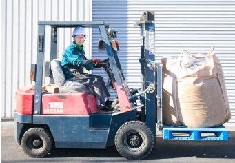 フォークリフト免除を持っている方は工場内移動や荷積みをお任せいたします！
手当も出るので働きやすい！