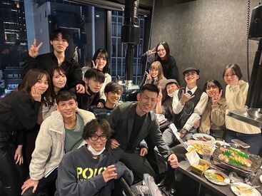 ≪自由参加のイベントも多数≫
昨年の忘年会の様子～♪
ゲーム大会で豪華景品GET
夏はBBQなど計画も!?