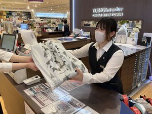 「こういう家具を探してて…」など
コミュニケーションが大切になるので
人と会話するのが好きな方にピッタリ！