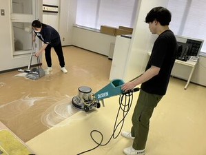 ＊ダスキンのお掃除道具でピッカピカに！＊床掃除やガラス清掃のお仕事です！