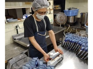 全国でリピーター多数のもずくを製造！
お客様の笑顔や喜びの声を想像しながら、
心を込めて丁寧に製造していきましょう♪