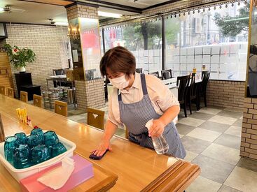 ＜積極採用・大量募集！＞
子育てが落ち着いた主婦(夫)さんや
料理経験を活かしたい方にオス�スメ！
お気軽にご応募ください♪