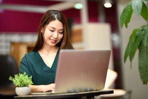 シフトも融通◎
1日6時間～OKなので、お気軽にご相談ください。