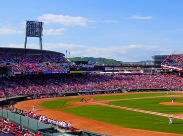 ＼プロ野球の試合開催日限定／
勤務日・勤務期間など相談OKです！

一緒に球場を盛り上げましょ�う！