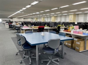 ＼女性スタッフ活躍中／
家庭や子育てとも両立しやすい環境です♪
産休・育休の取得実績もありますよ＊フリーターさんも大歓迎！