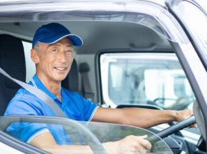 運転する車両は1ｔトラックかハイエースのため、普通免許があればOKです。
賞与や子ども手当、残業代などもしっかり支給します！