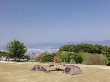 緑に囲まれたオシャレ空間＊*
日々の喧騒を忘れ、穏やかな気持ちで働けます◎
土日勤務が可能な方、大歓迎です！