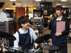 未経験スタート応援中‼★
楽器や音楽に囲まれながら、優しいスタッフと一緒にゆったり&楽しく働いてます♪