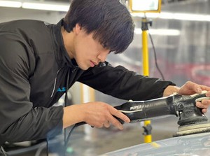 ＼オープンしたばかりだから…／
未経験スタートも沢山いるんです！
上下関係もなく仲がいいので、
始めるなら今がチャンス◎