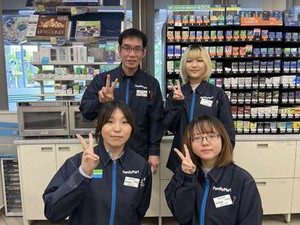＼髪色自由／
おしゃれをあきらめたくないあなたに！
「バイトするから髪色暗くしなきゃ」
の必要はありません◎