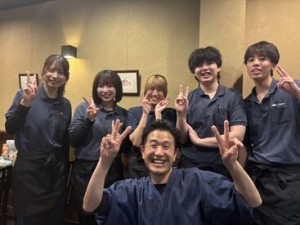 学生スタッフが多数在籍中です！会話もしやすくみんな仲良し♪男女問わず活躍中です！卒業後に再会するケースも多くありますよ♪