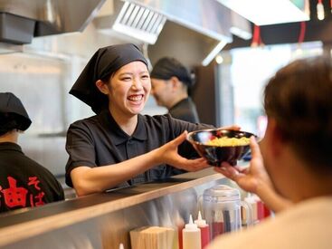 ～大人気の「東京油組総本店」～ 
現在オープニングSTAFF募集中につき、積極採用中！
スタッフ同士が仲良しなのが魅力です♪