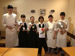 ≪新規スタッフ大募集≫学業・プライベート・家庭との両立がしやすい♪スタッフ全員が笑顔で働ける職場です☆