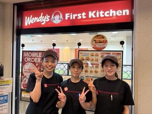 Cafe風メニューなどの新作が
試食できるのも嬉しいPOINTです♪
キレイな店内で楽しくバイトしませんか★