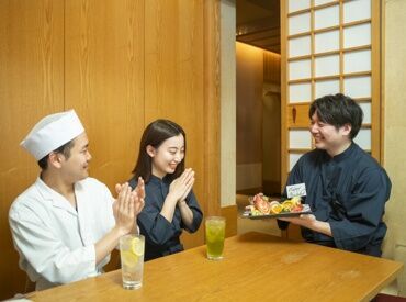 銀座にある"京都おばんざい"のダイニング★スタッフの誕生日にはみんなでお祝いも♪