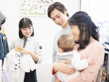 ★スタジオアリスの撮影サポート★
写真の知識がなくても大丈夫！
未経験から皆さん活躍しています♪
女性スタッフ活躍中◎