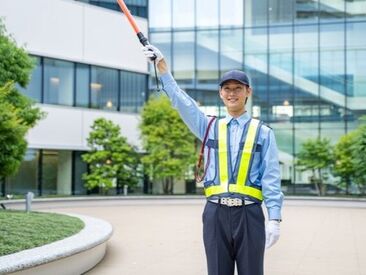 ▼20～60代まで幅広く活躍中！
年齢関係なくできる警備のお仕事◎
バタバタと駆け回るこ�とはないので、
体の負荷も少ない♪