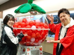 楽しいイベントへ笑顔でお客様をご案内してね！！社員とアルバイトの垣根がないからバイトに行くのが楽しい♪