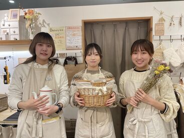 ≪希望シフト提出でOK≫
子育てしながら、学校の合間など…
無理せずに働きたい方におすすめ♪