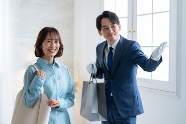 虎ノ門ヒルズ駅から徒歩3分！
人気駅での勤務になるので、
仕事終わりに買い物なども楽しめます♪