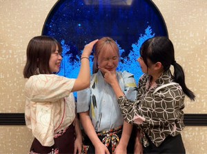 10代の学生～50代主婦やフリーターまで、幅広いスタッフが活躍中！
お友達と応募もOK◎